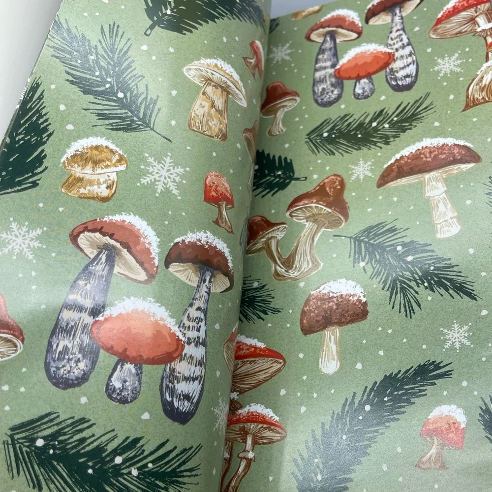 Park Lane Holiday Wrapping Paper Book - Green and Cream